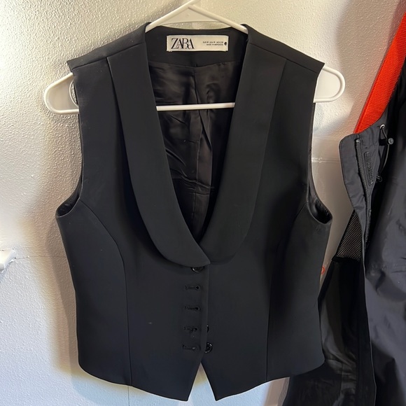Zara Wool Blend Tuxedo Collar Vest - Picture 2 of 7